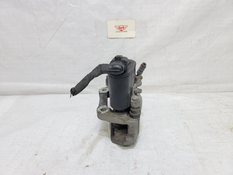 2008-2015 Volvo XC70 Rear Left Driver Brake Caliper 3.0L OEM 36001382 - Изображение 3 из 4