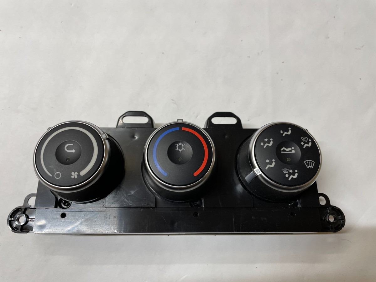 Freightliner Cascadia Heater Control Module P/N A22-73671-003 7438