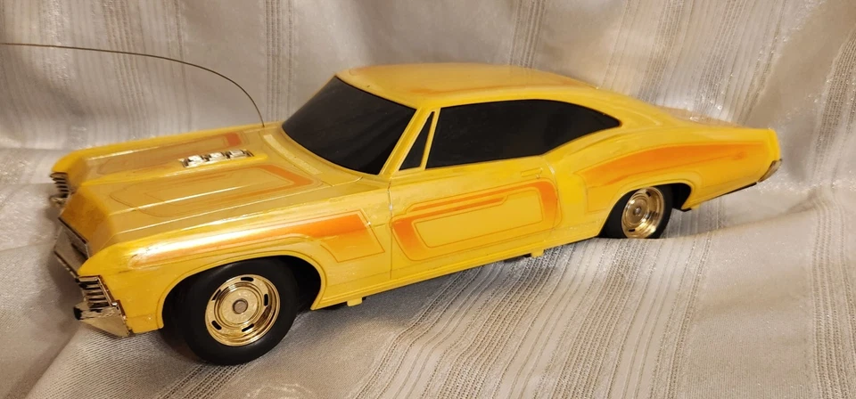 '67 Impala Low Rider Remote control Radio Shack Transmitter Charger Pre-Owned - Image 3 of 4