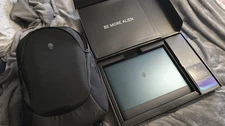 Alienware 18 Area-51 Gaming Laptop Ultra 9 32GB 2TB RTX 5070 Ti Alienware 18 bag