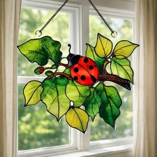 Ladybug rojo en hoja verde imitación vitral acrílico Suncatcher