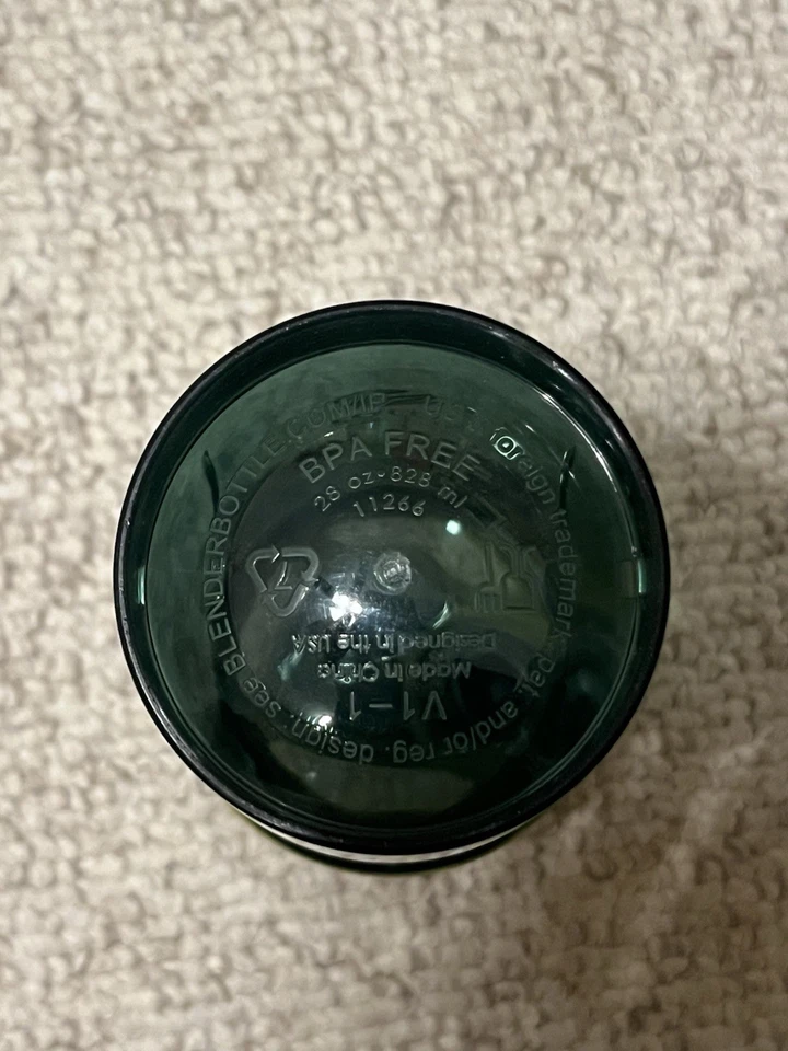 Botella licuadora 28 oz. Botella coctelera deportiva Strada Tritan con bloqueo superior de bucle jade Foto 3 de 3