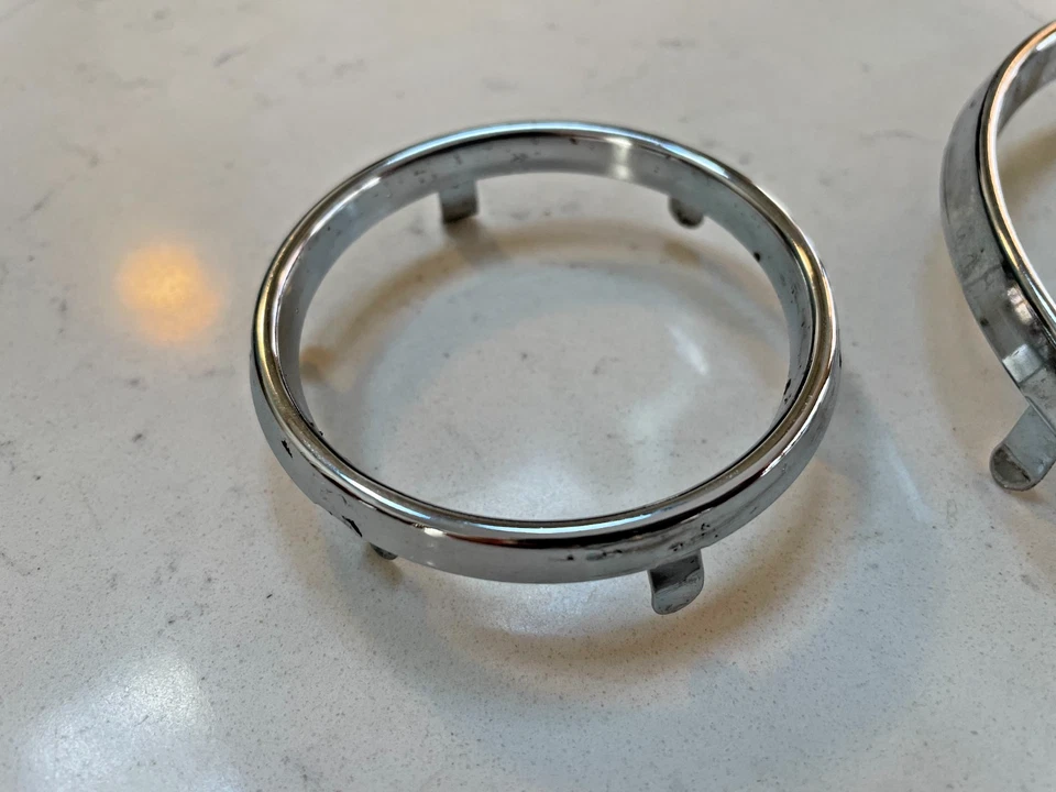 Juego de bisel de calibre Ford 1956 anillos de ajuste cromados Fairlane Customline B6A-17238-K 56 Foto 3 de 4