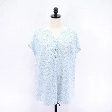 Croft & Barrow -1X- Blue Polka Dot V Neck Blouse Top Polyester 2 Buttons