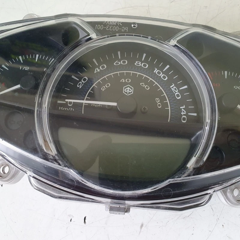 Instrumentación Contachilómetros KM Piaggio Medley 150 2016 2017 - Imagen 4 de 4