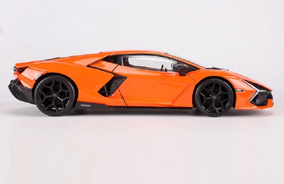 Maisto 1:18 Lamborghini Revuelto Diecast Model Racing Car Orange NEW IN BOX - Image 4 of 4