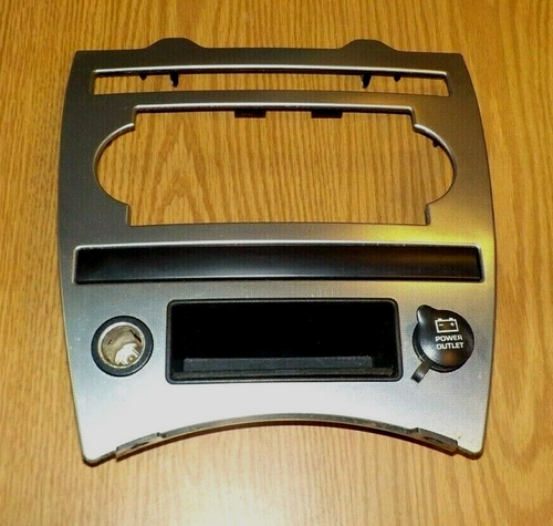2005 Jeep Grand Cherokee Center Dash Bezel - Silver - 第 1/3 張圖片