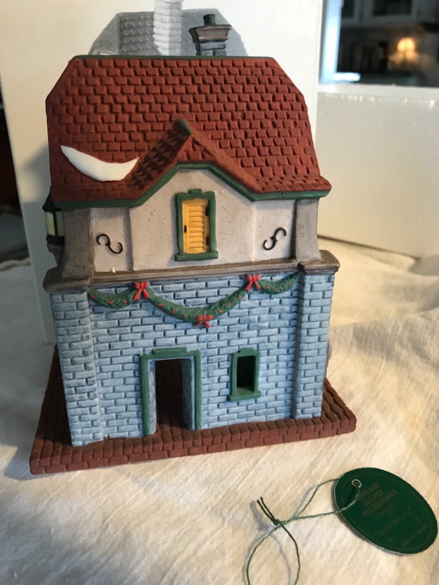 Dept 56 “Gate House” Accessory Heritage Village Collection w/Box