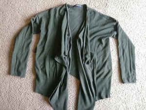 Zara Punto Verde Oliva Frente Abierto Cárdigan Talla S Largo frente ángulo  de vuelta en capas | eBay