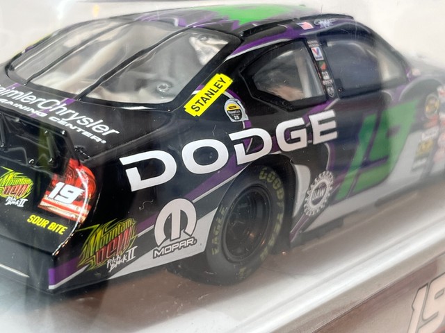 Voiture Diecast Dodge Charger NASCAR #19 Jeremy Mayfield Mountain Dew 2005 - Échelle 1/24, Neuf