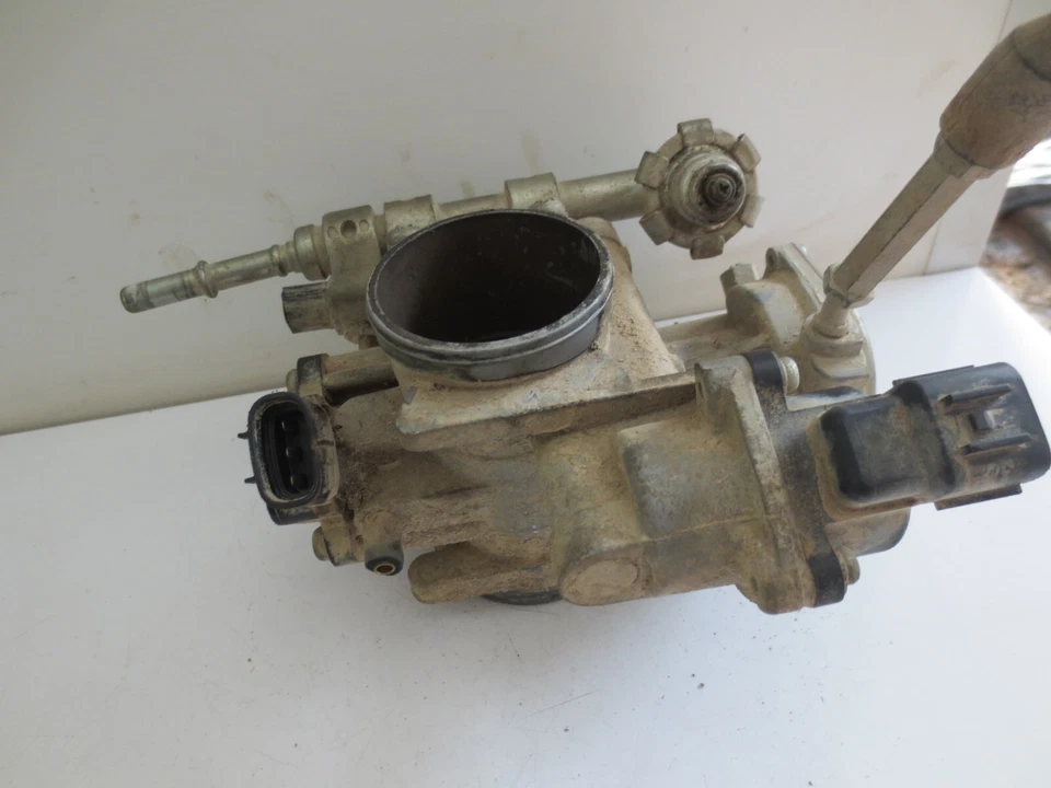 Yamaha Viking 700 2014 dirección asistida eléctrica usada OEM carrocería de acelerador de inyección de combustible Foto 2 de 4