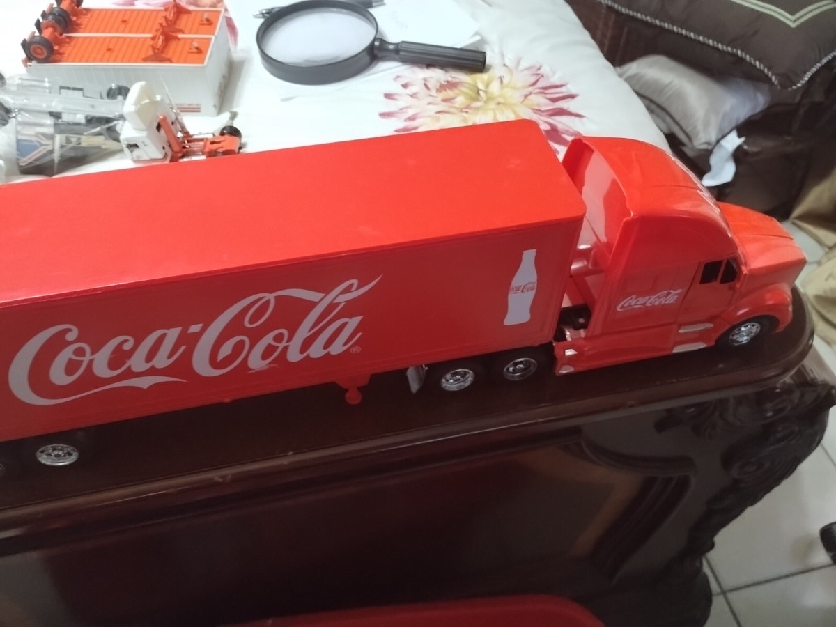 New Ray Kenworth Semi Truck trailer Coca Cola 1:32 Scale diecast