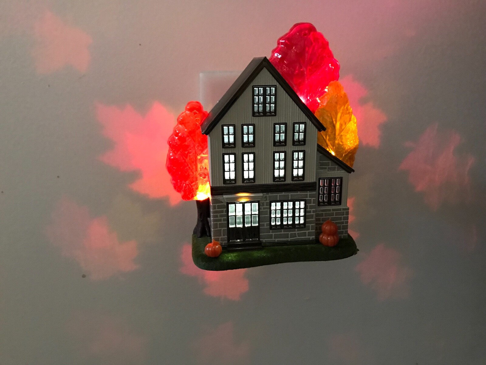 Bath & Body Works Fall Leaves Wallflower Plug In Projector Light New