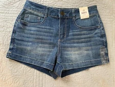 NWT Khols sz 9 SO Shortie High-Rise Stretch Jean Demin Short Juniors 2.5" inseam