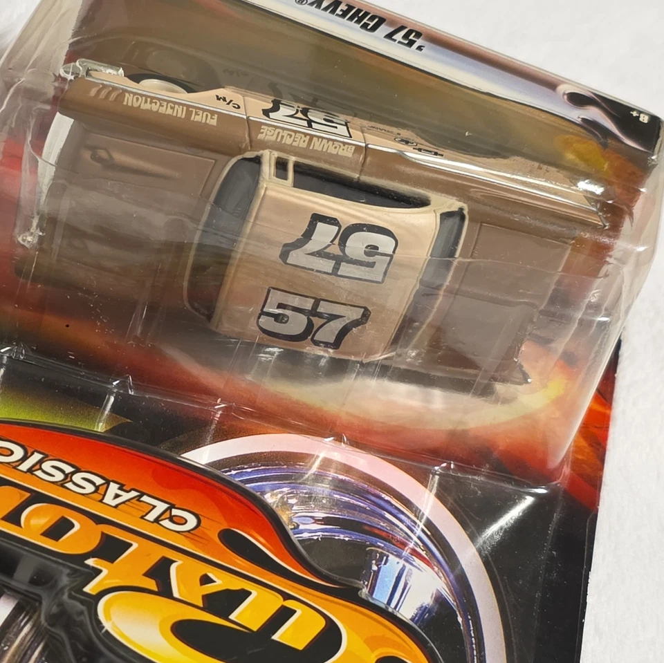 HOT WHEELS CUSTOM CLASSICS '57 CHEVY BEL AIR 2/7 *NEW* - Image 2 of 4