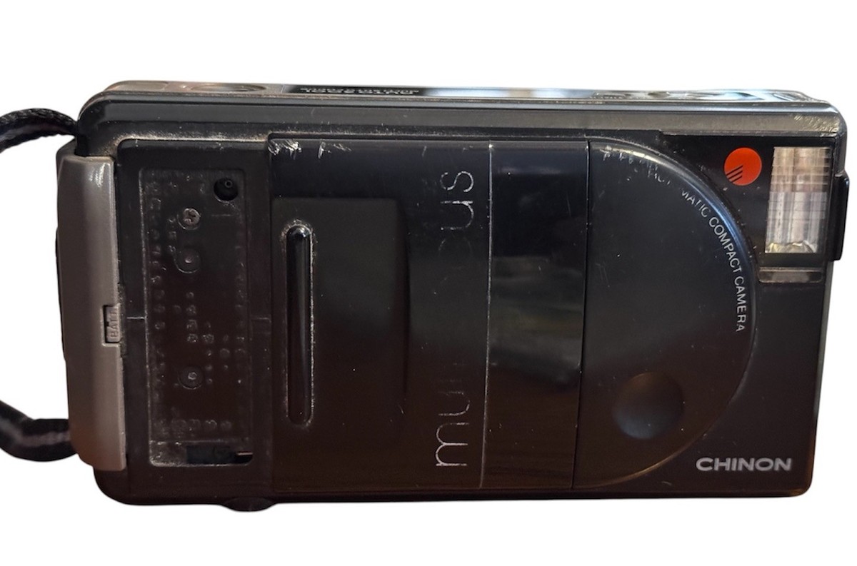 VINTAGE Chinon Auto 3001 Multi Focus 35mm Film Camera F2.8 Lens