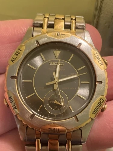 Vintage Seiko Quartz Chronograph 170054  8V20-7000 Need batery