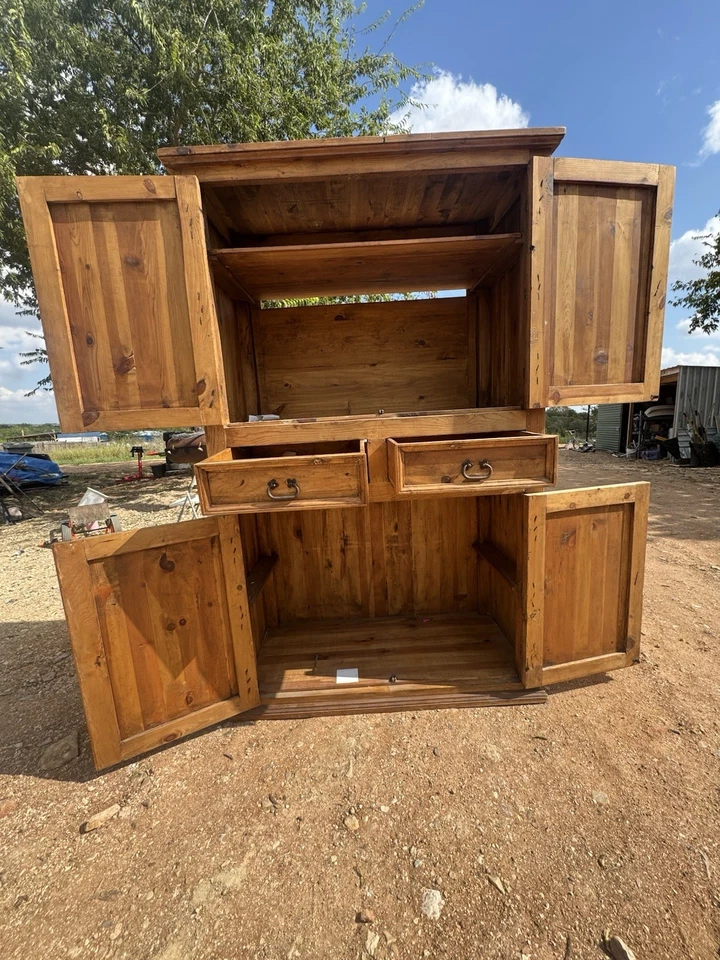 Cómoda de pino mexicano con algunos daños Foto 4 de 4