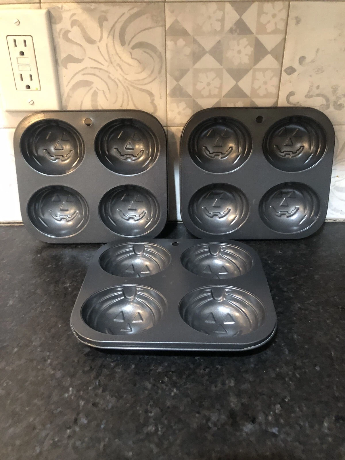 4 Pumpkin Cupcakes Non-Stick Muffin Cake Mold Bakeware Oven Pan Set of 3