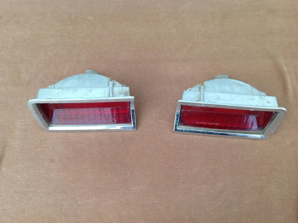 Juego de montaje de luces traseras AMC American Rambler 1967, lado izquierdo y derecho Foto 2 de 4