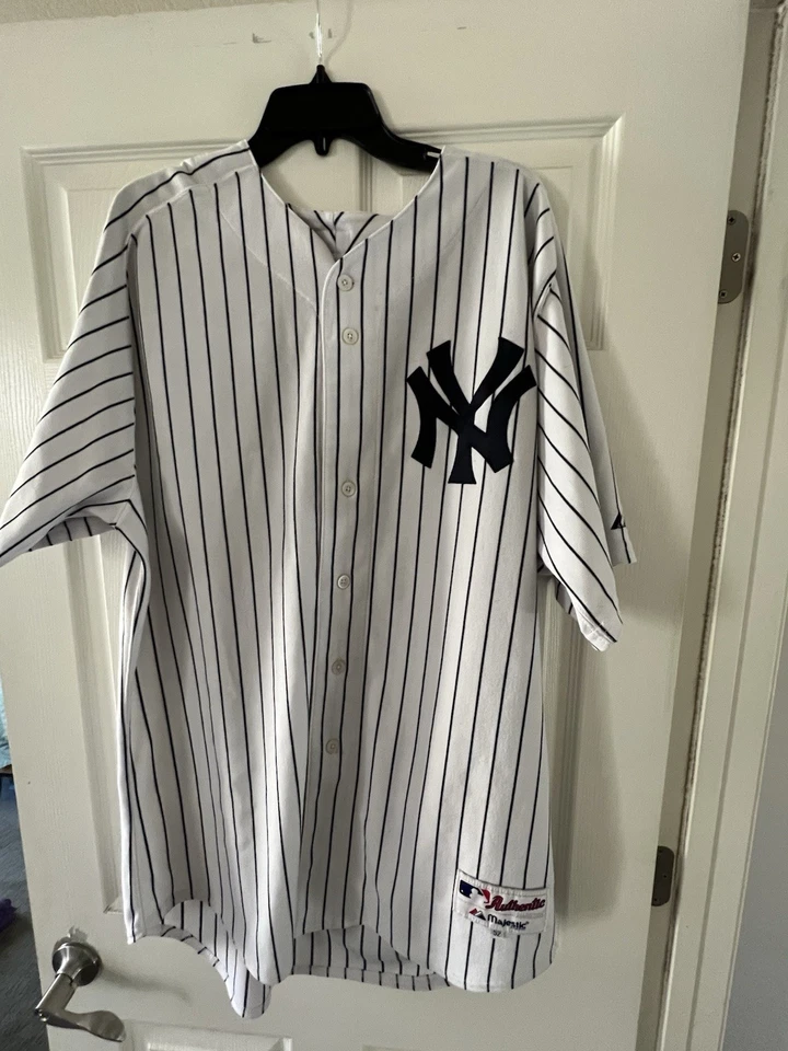 Auténtica camiseta vintage Derek Jeter #2 New York Yankees majestuosa sobre el campo 52 Foto 2 de 4
