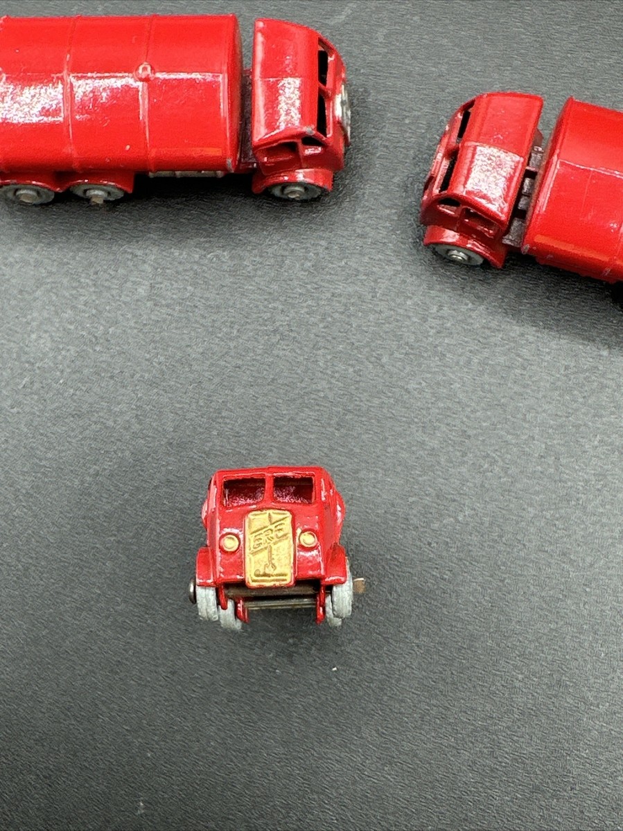 Moko Lesney Matchbox Series #11 Esso Road Tanker 1955 ERF