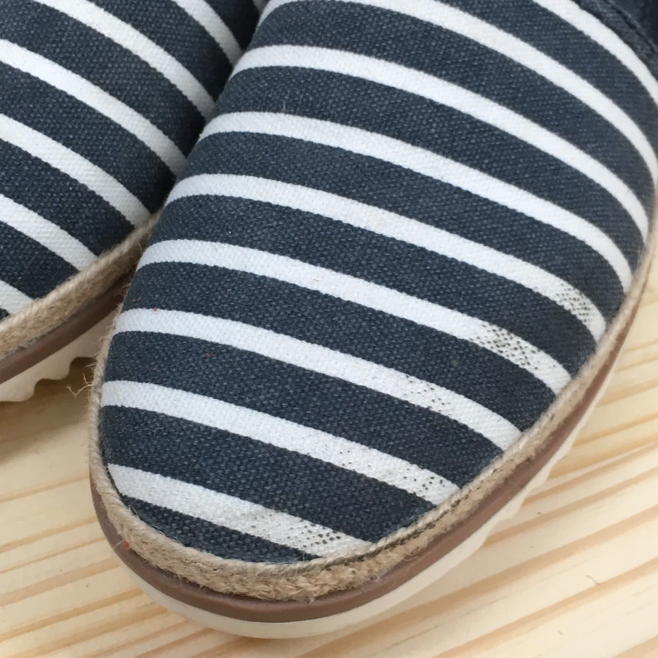 Clarks Mujer 9.5 Azul Blanco Rayas Azul Marino Alpargata Planos Informales Zapatos Sin Cordones Foto 4 de 4