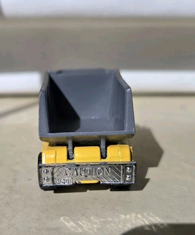 Camión de volteo Peterbilt MB30 de colección Matchbox superrápido Foto 4 de 4