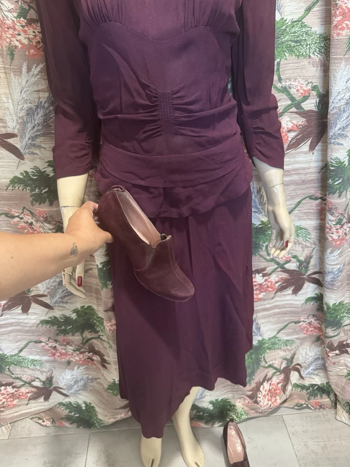 Vintage 1940s Plum Wartime Rayon Crepe Dress Sz Small - Image 4 of 4