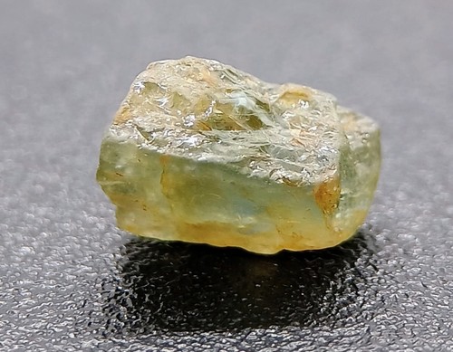 100% NATURAL AUSTRALIAN Rough Dark Yellowish Green SAPPHIRE 2.34ct Tasmania SI1 - Picture 13 of 16