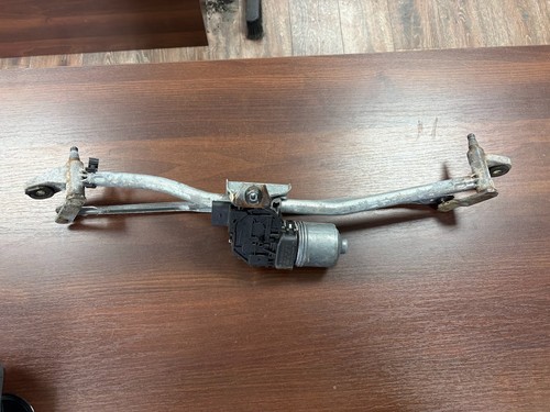 Audi A4 8E B6 B7 Scheibenwischermotor Wischer Motor vorne 8E1955023D / 8E1955119