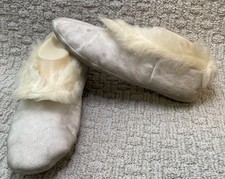 Vintage Ivory Suede Shearling Fur Moccasins Slippers Women's 7.5 8 Native
