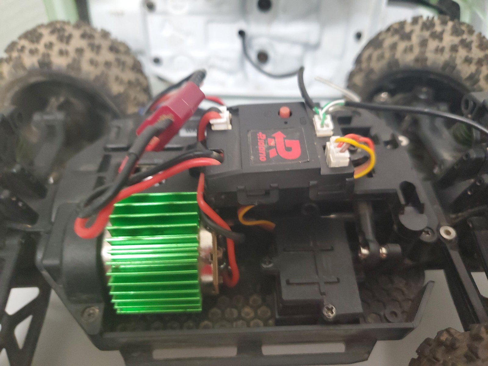 RIAARIO  TEAR UP THE DIRT 1:18 SCALE 4WD Racing Car 2.4G  Remote Control Car