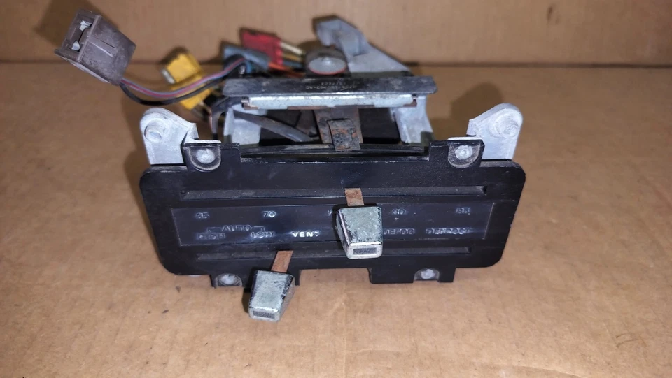 Lincoln Continental Mark IV 1972 AC ATC interruptor de cabezal de control de temperatura 72 HVAC Foto 2 de 4