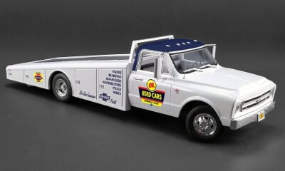 Chevrolet C-30 OK USED CARS Ramp Truck Autotransporter ACME im Maßstab 1:18 NEU