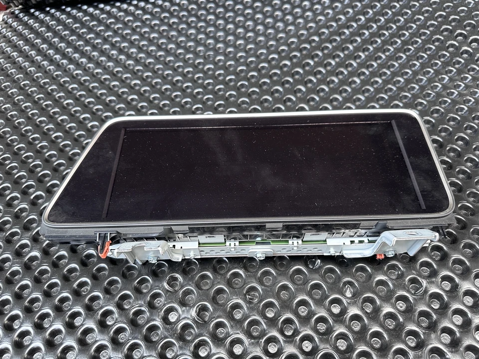 Pantalla de navegación Lexus RX L2 450h AWD RHD 2020 - Imagen 2 de 4