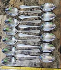 SET OF 12 VINERS SHEFFIELD ENGLAND SILVERPLATED VS 13 PLACE/ OVAL SOUP SPOONS 🥣
