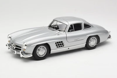 Mercedes 300 SL W198 Silver 1:18 Minichamps | 110037210 - Photo 1/4