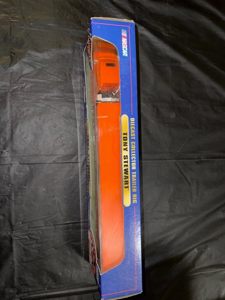 Tony Stewart #20 HOME DEPOT 2000 Winner's Circle 1:64 Die Cast Trailer Rig - Image 4 of 4