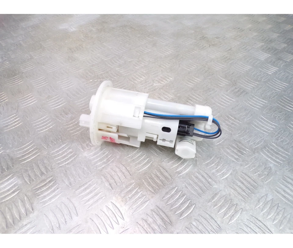 TRIUMPH 765 STREET TRIPLE RS POMPE A ESSENCE TYPE SMTHDA - 2020/2024 - Photo 3/4