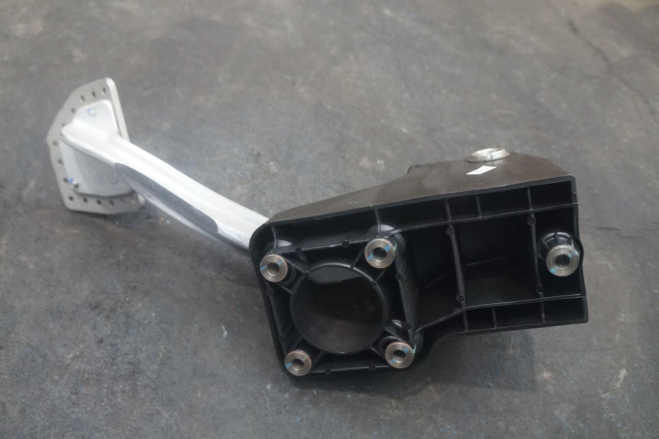 Suporte de pedal de freio conjunto de placa de montagem 261612 261832 fabricante de equipamento original Ferrari FF 2014 - Imagem 3 de 3