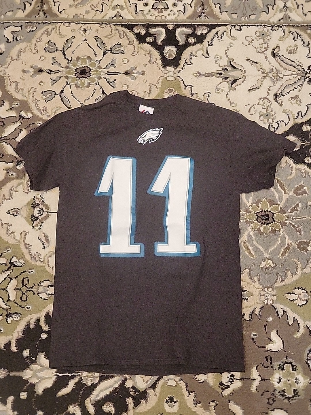 Philadelphia eagles Carson Wentz #11 mens M T-Shirt