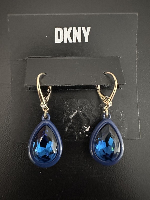 Dkny Gold Tone Crystal Faceted Teardrop Drop Earrings $32