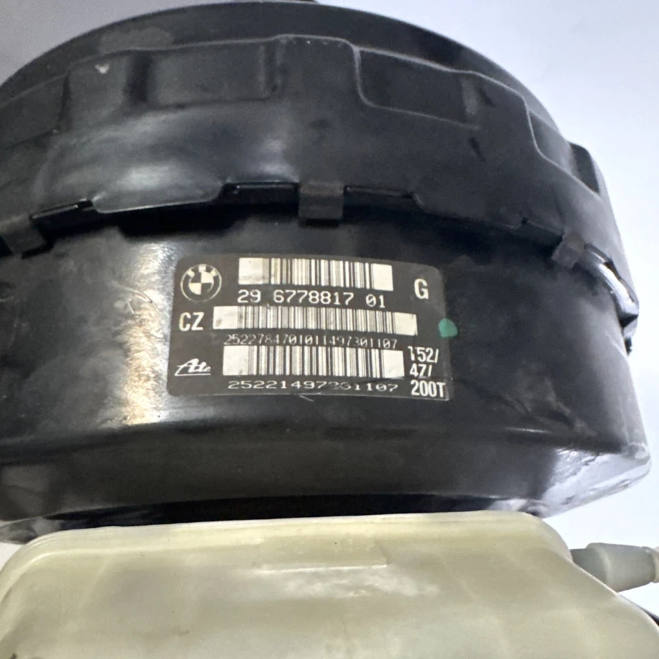 07-13 2008 BMW 335I Power Brake Booster W/Master Cylinder RWD OEM ID# 677881701 - Imagem 2 de 4