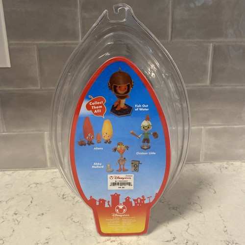 Disney Chicken Little Fish Out of Water Action Figure Disney Store 2005 NEW - Picture 4 of 7