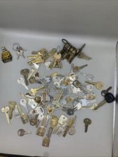 Vintage Assorted Lot of 100 Old Keys for Steampunk Arts and Crafts Project.