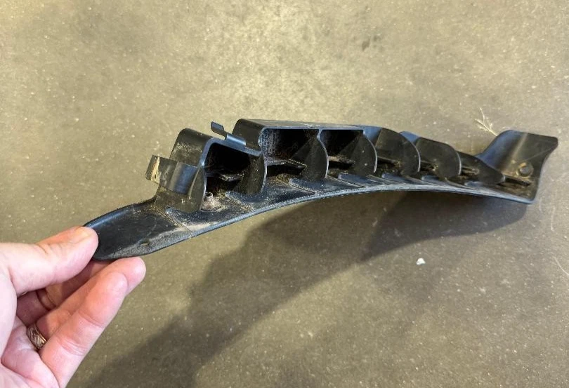 2011-2018 DODGE RAM ПЕРЕДНИЙ ЛЕВЫЙ БАМПЕР БОКОВОЙ КРОНШТЕЙН P/N 68045729AA OEM Б/У - Изображение 4 из 4