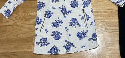 Girl's Old Navy Outfit Size 4T - Oatmeal Blue Floral Tunic w/Black Skinny Jeans - Picture 4 of 7