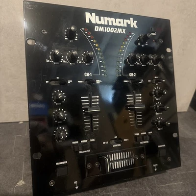 NUMARK DM1002MX - Table De Mixage DJ - Mixeur Professionnel - Noir - Photo 1/4