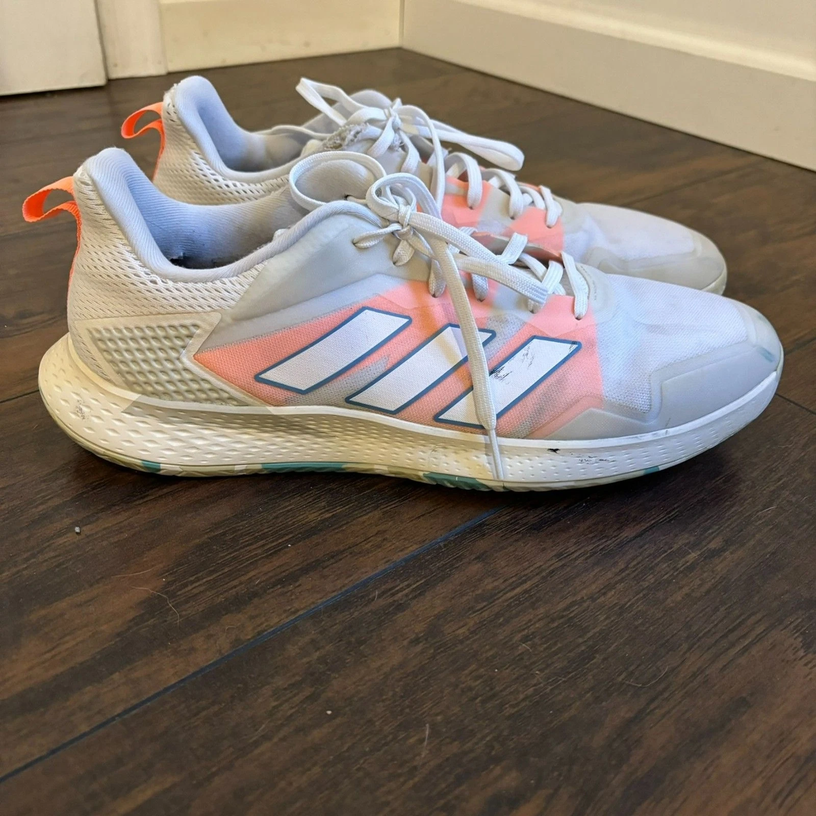 Scarpe da corsa sportive Adidas taglia 11 5 corallo fluo e bianco